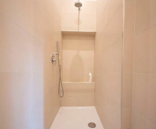 San Galigano 公寓 *